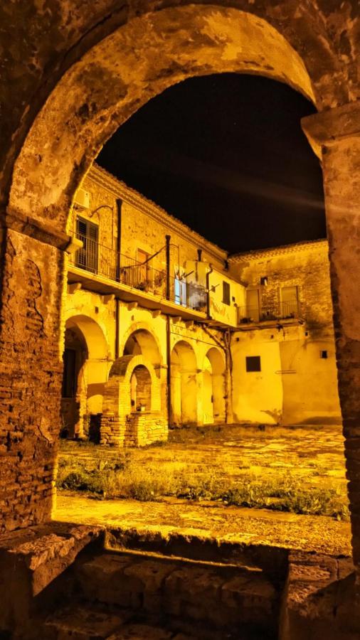 Il Centro Storico Grottole Exterior foto